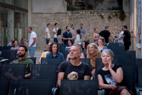 Screening of the film "Hand Gestures" and moderated discussion by Francesco Clerici / Mario Županović