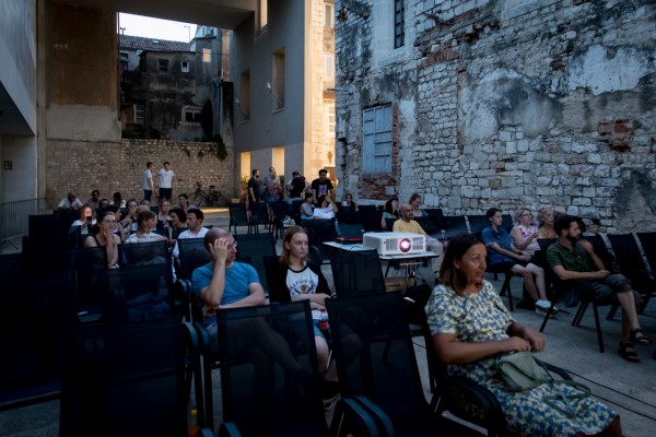 Screening of the film "Hand Gestures" and moderated discussion by Francesco Clerici / Mario Županović