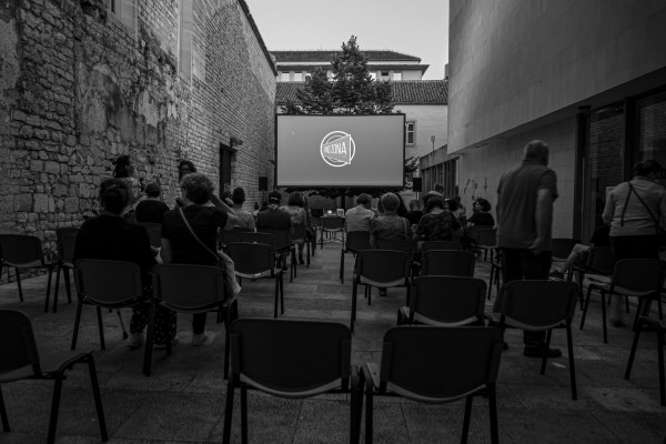 Opening of the second edition of the summer cinema with the screening of the film "Birds of Passage"